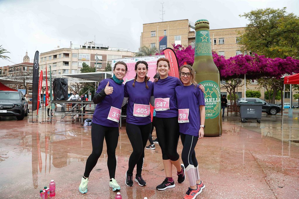 Carrera de la Mujer Murcia 2022: las participantes posan en el photocall