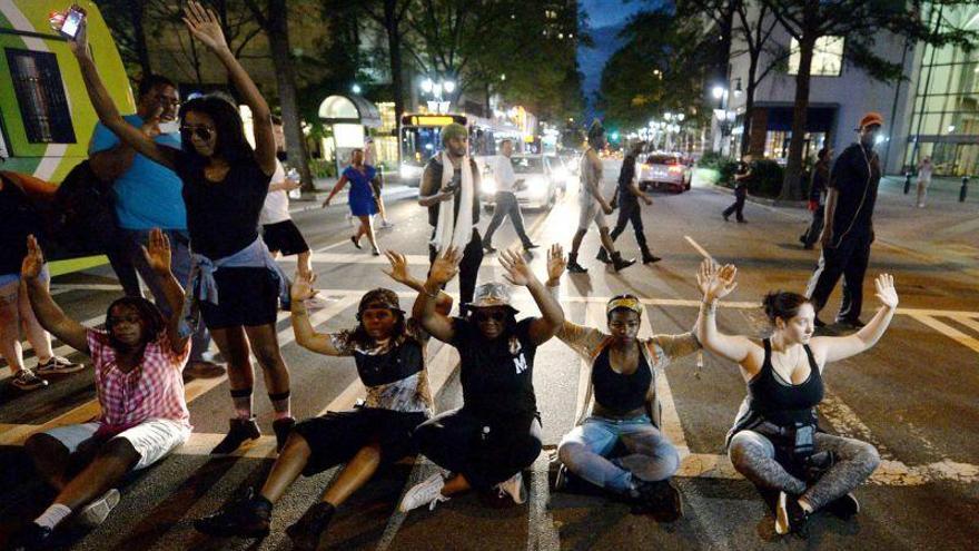 Charlotte, en estado de emergencia tras una segunda noche de disturbios