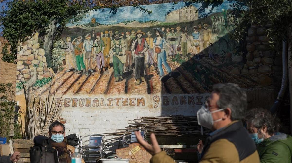 Mural 'Reruralitzem 9 baris', en el huerto de Can Valent.