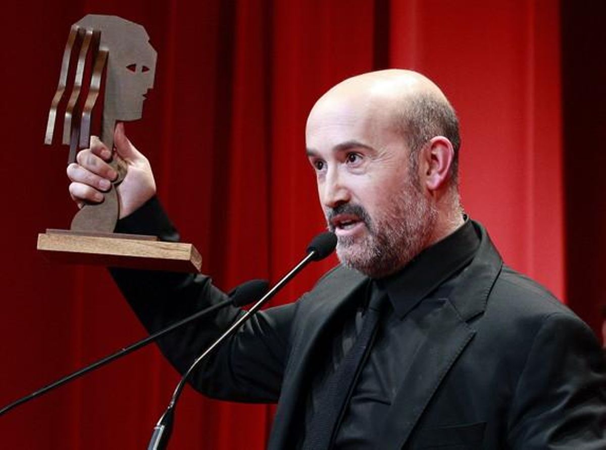 El actor Javier Cámara recibe el Fotogramas de Plata al mejor actor de cine por ’Vivir es fácil con los ojos cerrados’.