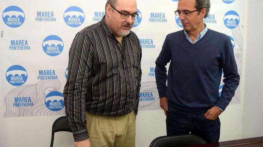 José Antonio Ramírez y Luis Rei, candidato de Marea a la Alcaldía. // Rafa Vázquez