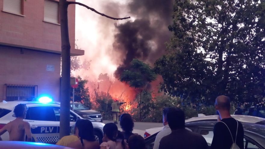 Arde una infravivienda en la Ronda Norte