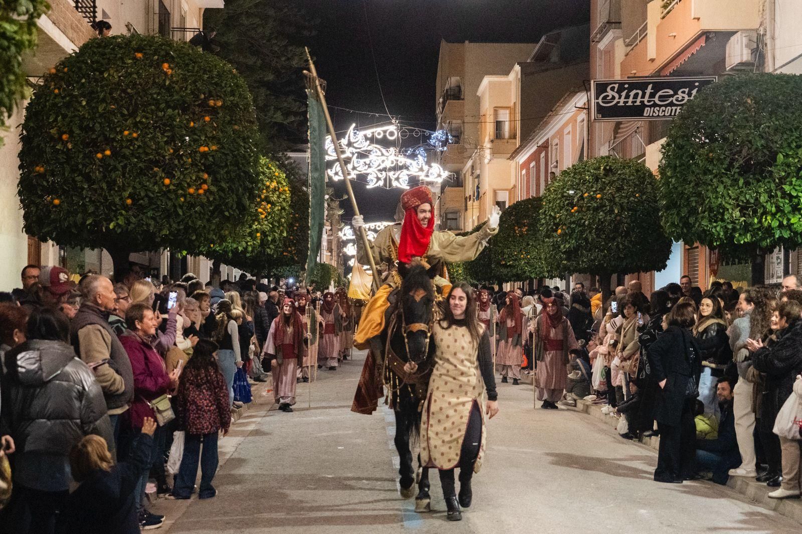 La Vila Joiosa recibe a los Reyes Magos por la puerta grande