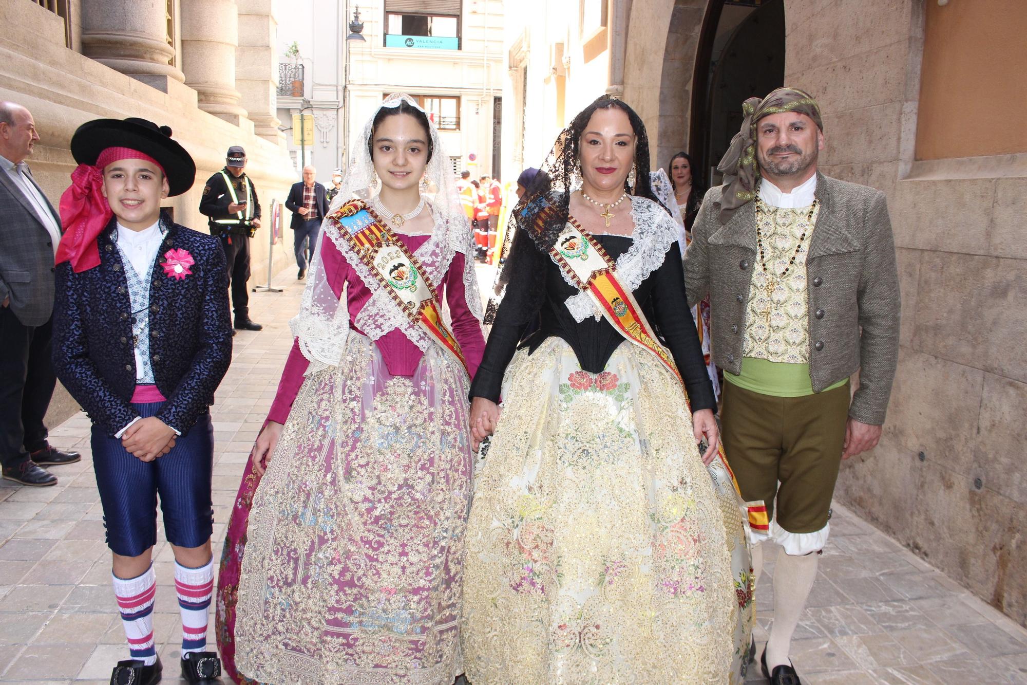 El desfile de falleras mayores en la Ofrenda a San Vicente Ferrer