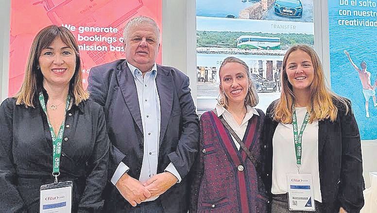 Alexia Alcañiz, Rafel Roig, Margalida Roig y Maria Àngels Roig, también presentes en Fitur.