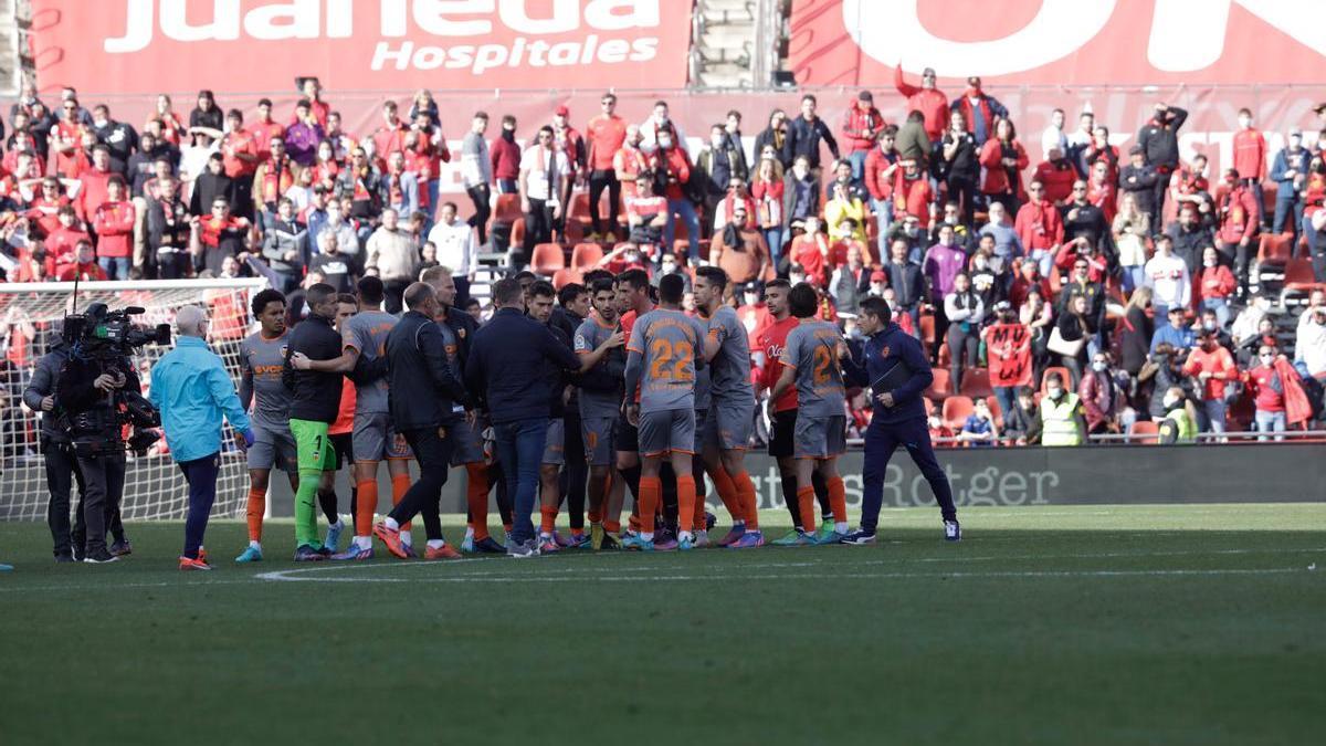 Nervios al final del partido entre Mallorca y Valencia.