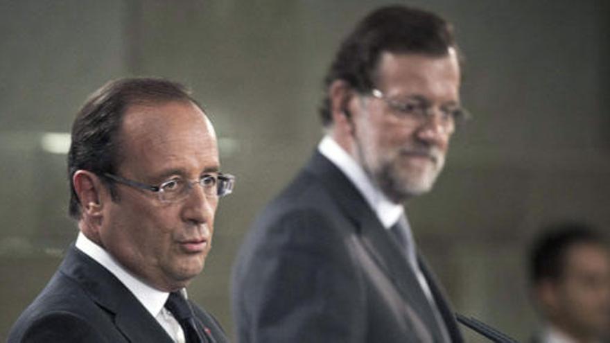 Hollande y Rajoy comparecen ante la prensa