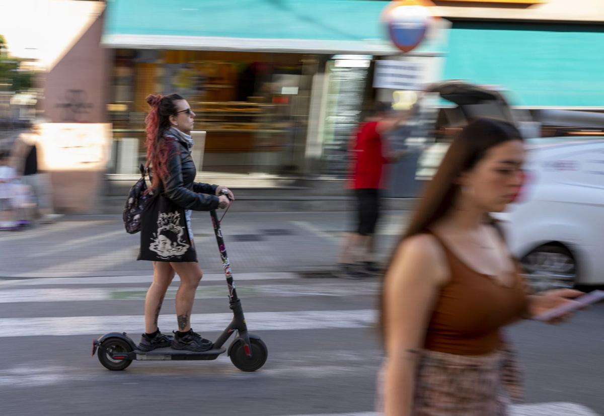 Badalona posa límit als patinets Badalona posa límit als patinets