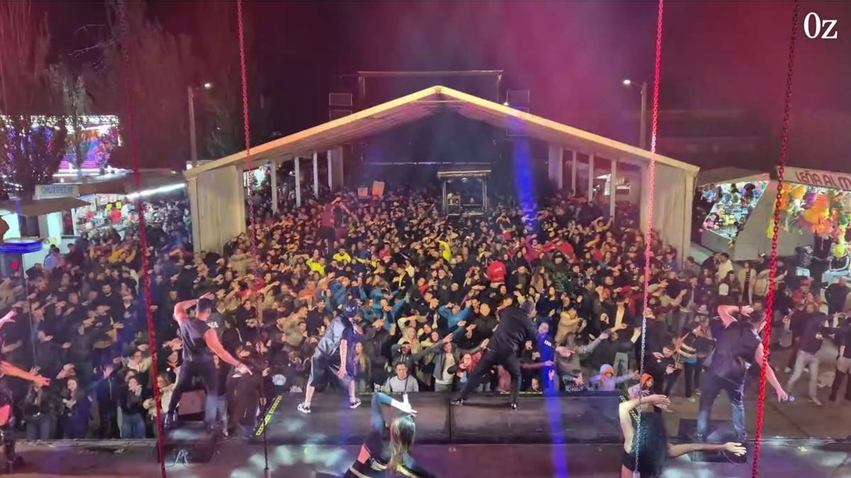 Público durante la orquesta La Fórmula en Morales del Vino