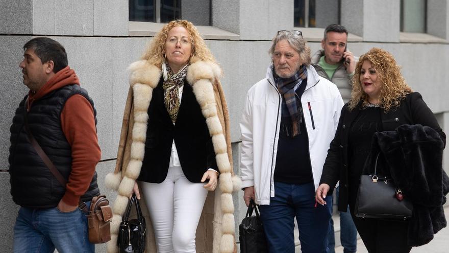 Sito Miñanco, en el centro, en una de las jornadas del juicio.