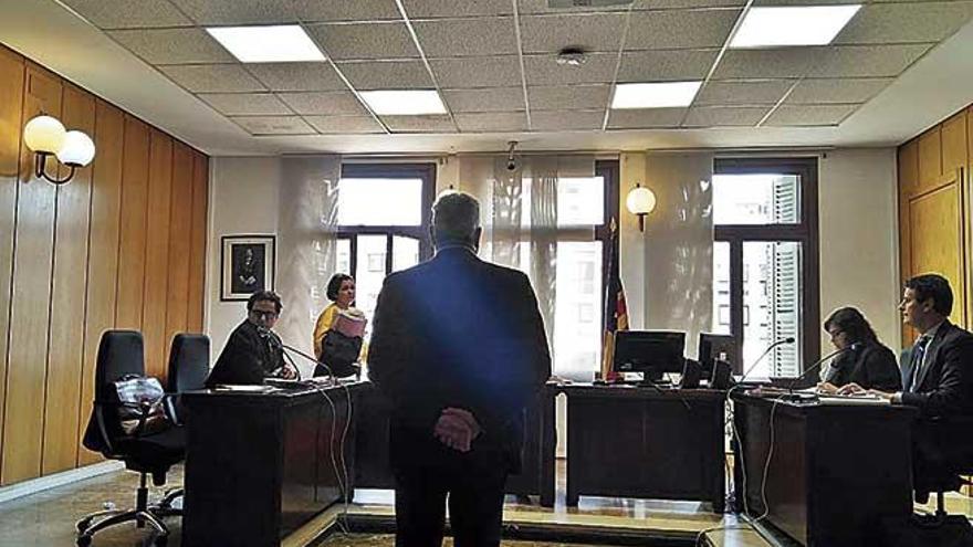 Juicio a un conductor por la muerte de un motorista en Palma