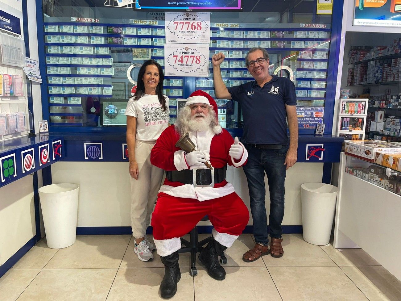 La alegría de los premios de la Lotería de Navidad en Gran Canaria, en imágenes