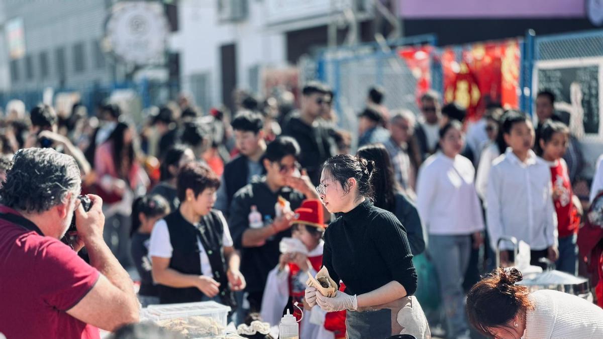 El desfile del Año Nuevo chino conquista Sevilla: "Es una oportunidad para demostrar lo mucho que aportamos"