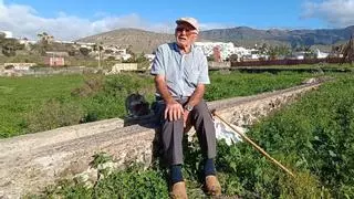 José Antonio Álamo García, uno de los últimos zapateros de Agaete: «Empaquetaba y se mandaba en guagua para toda la Isla»