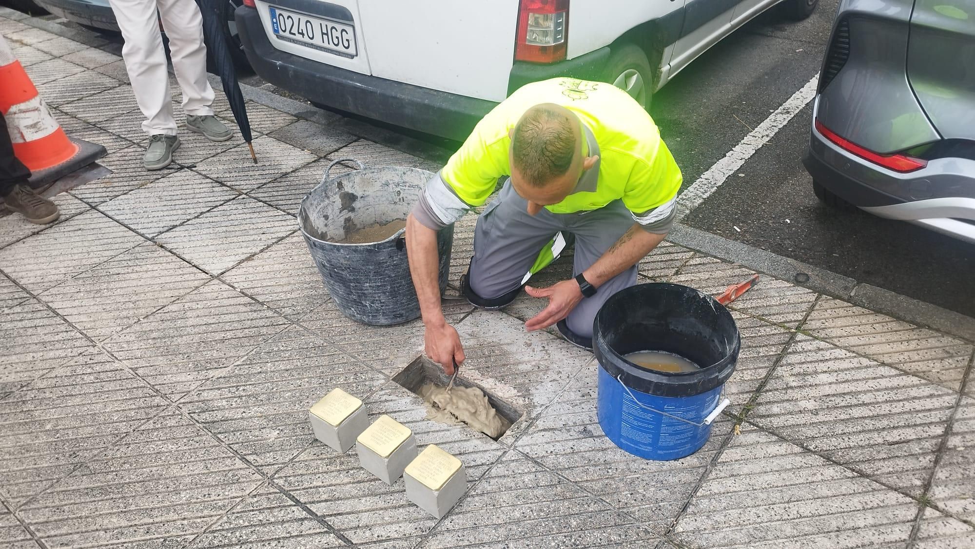 Adoquines contra el olvido en Ribadesella