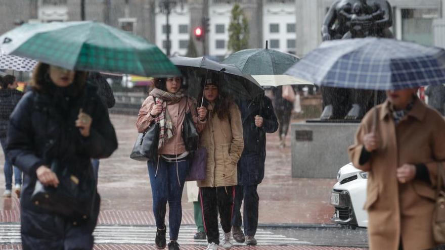 Granizo, lluvia y bochorno todo el fin de semana en Asturias