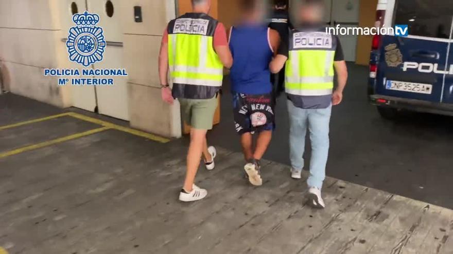 Imagen de la detención, efectuada por los agentes de la UDYCO de Alicante