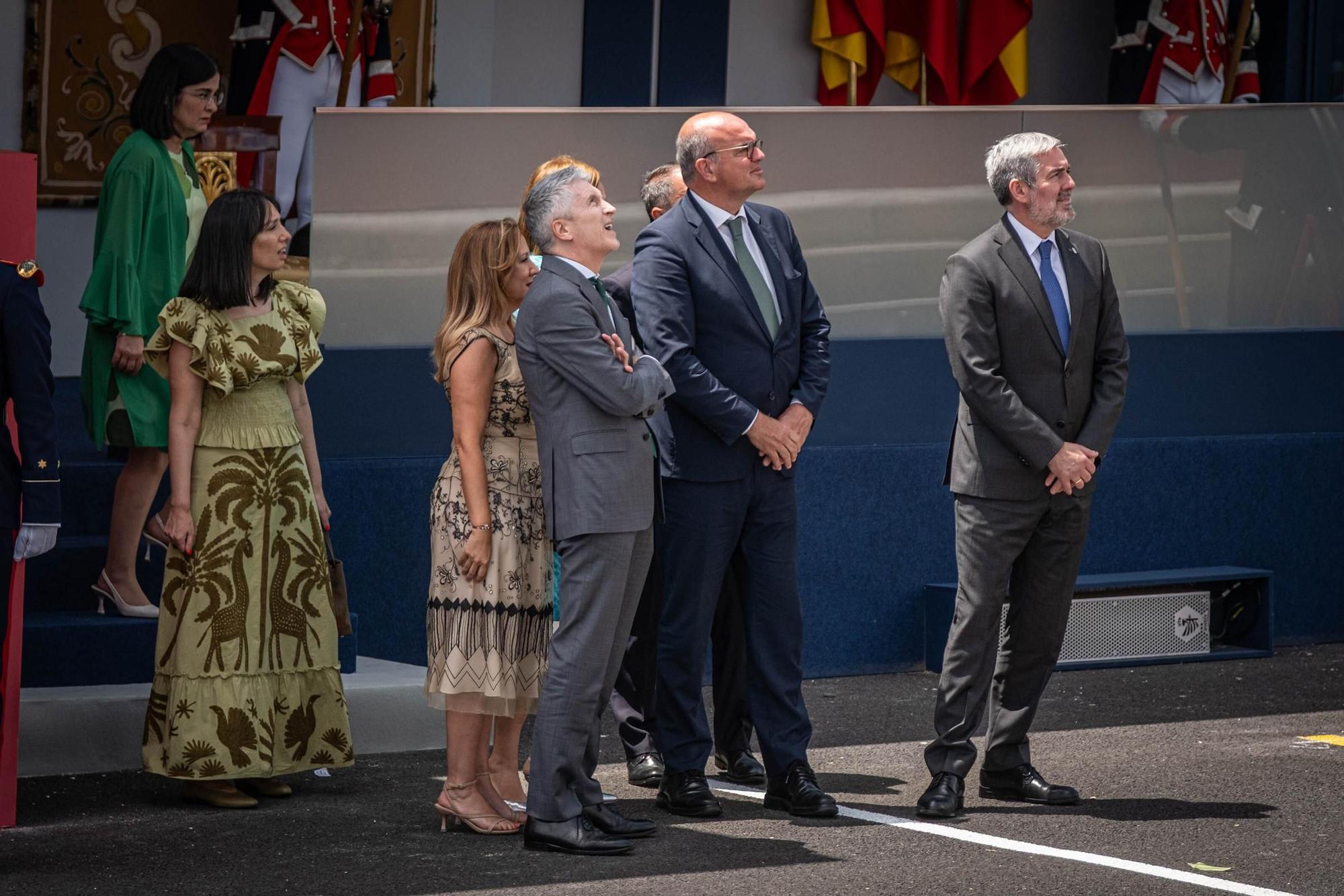 Las mejores imágenes del desfile militar de las Fuerzas Armadas en Tenerife con la presencia de Sus Majestades los Reyes