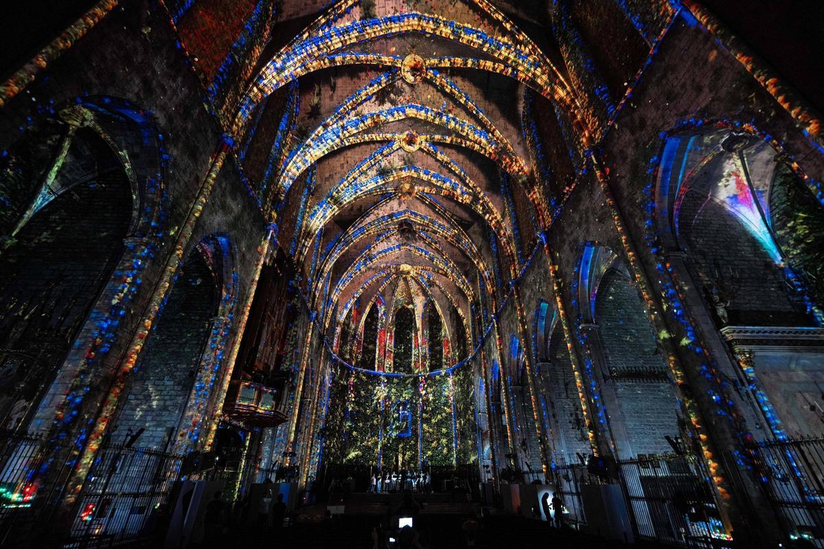 ‘LUMINISCENCE’, un espectáculo inmersivo de luz y música en Santa Maria del Pi