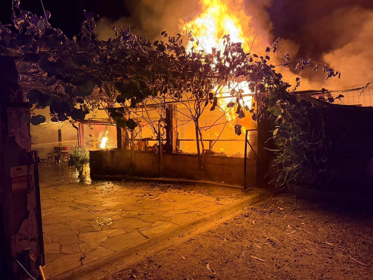 Incendio en el restaurante Caballos km0 de Sada