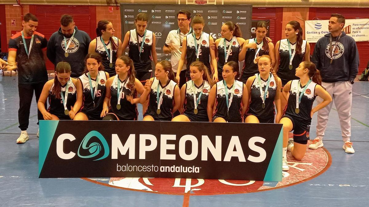 Componentes del Ciudad de Córdoba cadete femenino de baloncesto.