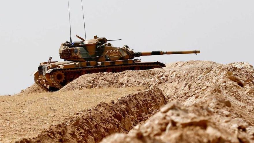 Un tanque turco, durante la ofensiva en Siria.