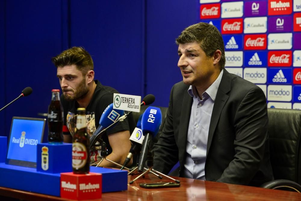 Presentación de los jugadores del Real Oviedo Jonathan Perira y Juan Carlos