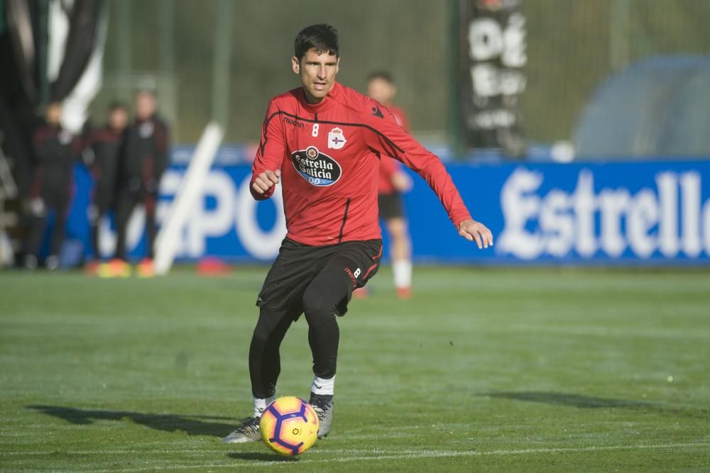 Los jugadores se han entrenado a las órdenes de Natxo González en el penúltimo entrenamiento de la semana antes del partido del sábado en Riazor.