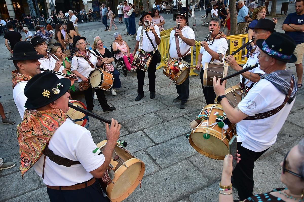 FOTOGALERÍA | Primeras imágenes del Martes Mayor 2026 FOTOGALERÍA | Primeras imágenes del Martes Mayor 2026