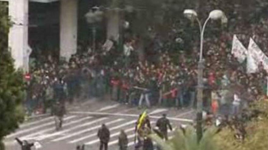 Batalla campal en Atenas