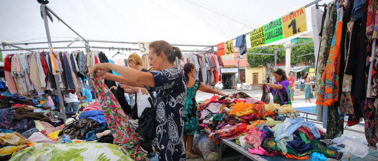 Mercado ambulante en el barrio.