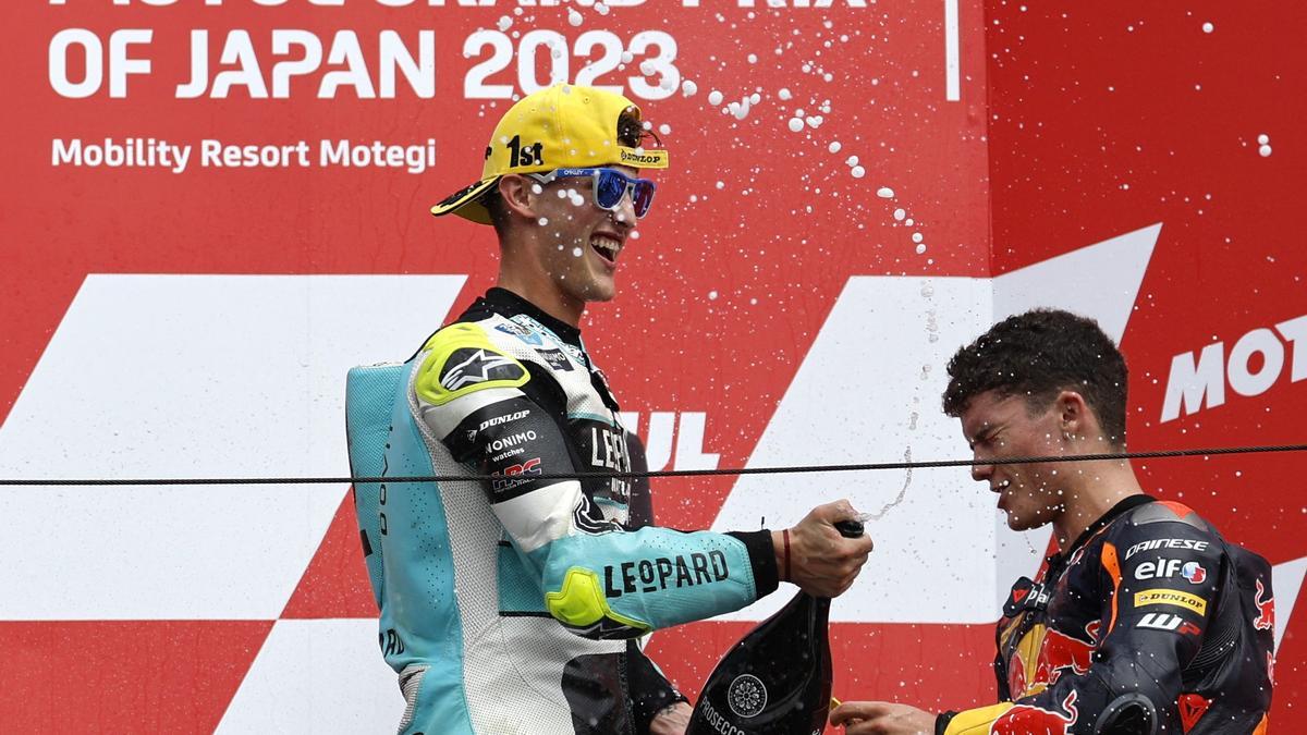 Jaume Masiá celebra una reciente victoria en Moto3