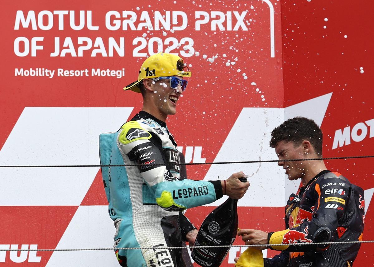 Jaume Masiá celebra una reciente victoria en Moto3