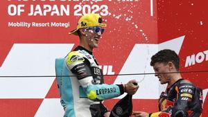 Jaume Masiá celebra una reciente victoria en Moto3