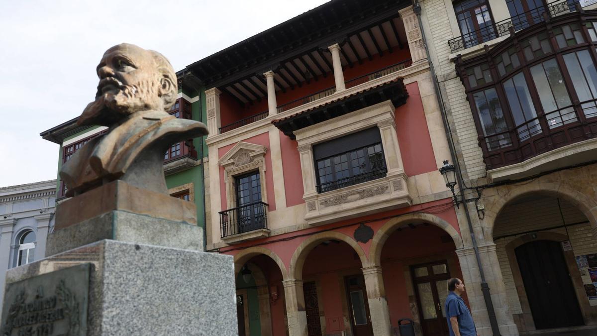 Edificio número 5 de la Plaza de Álvarez Acebal.