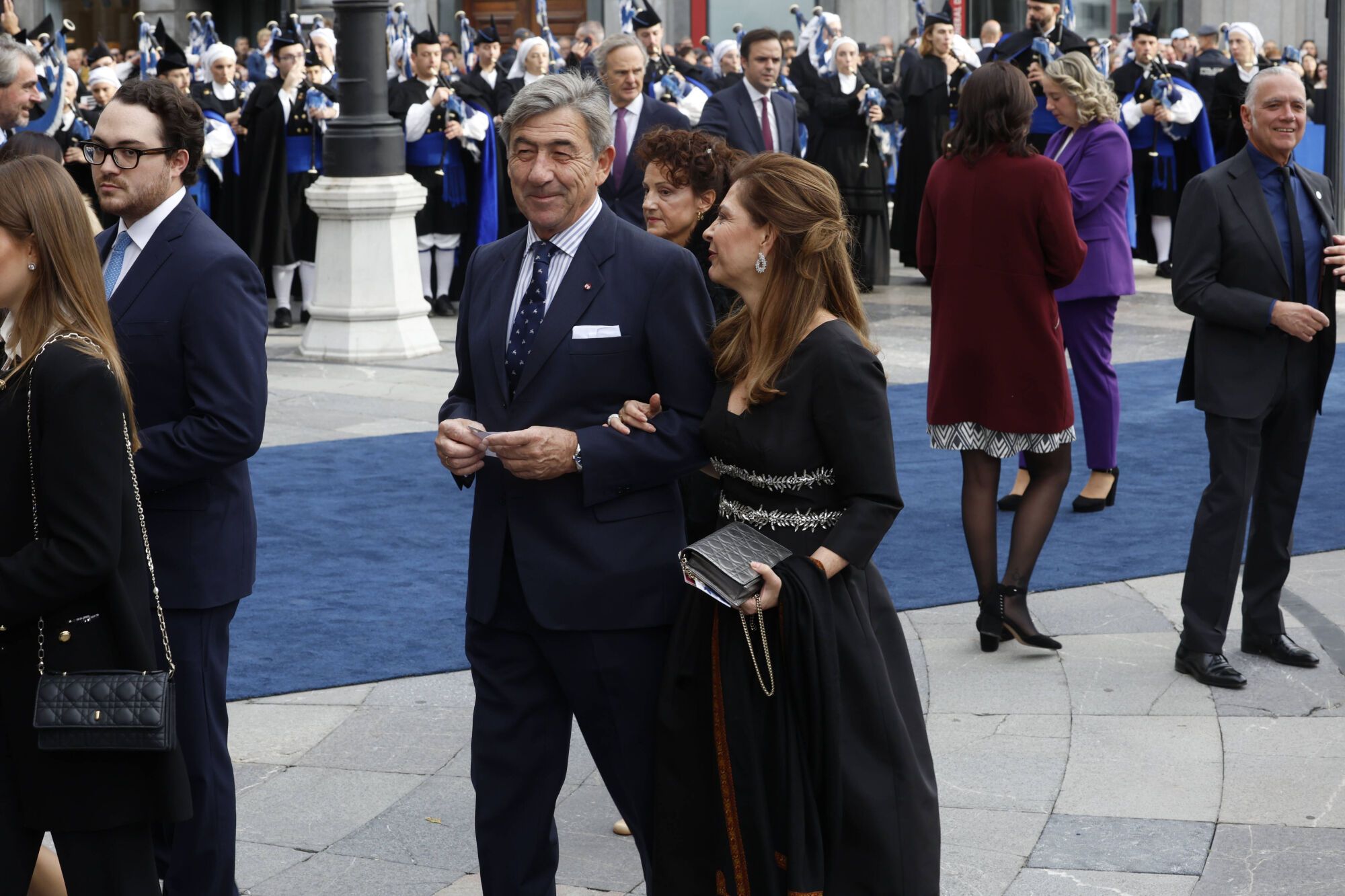 Así fue la llegada de los invitados a los premios "Princesa de Asturias" y su paso por la alfombra azul