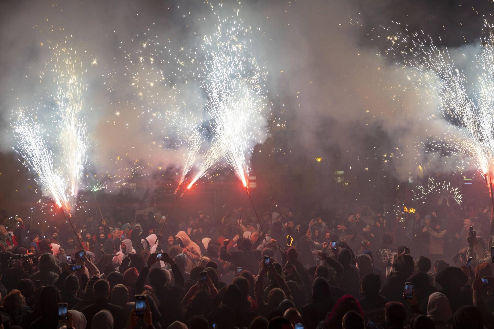 FOTOS | Así ha sido el Correfoc de Sant Sebastià