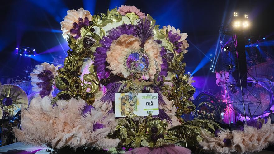 Katia Gutiérrez y la corte de la Reina del Carnaval de Las Palmas de Gran Canaria 2024