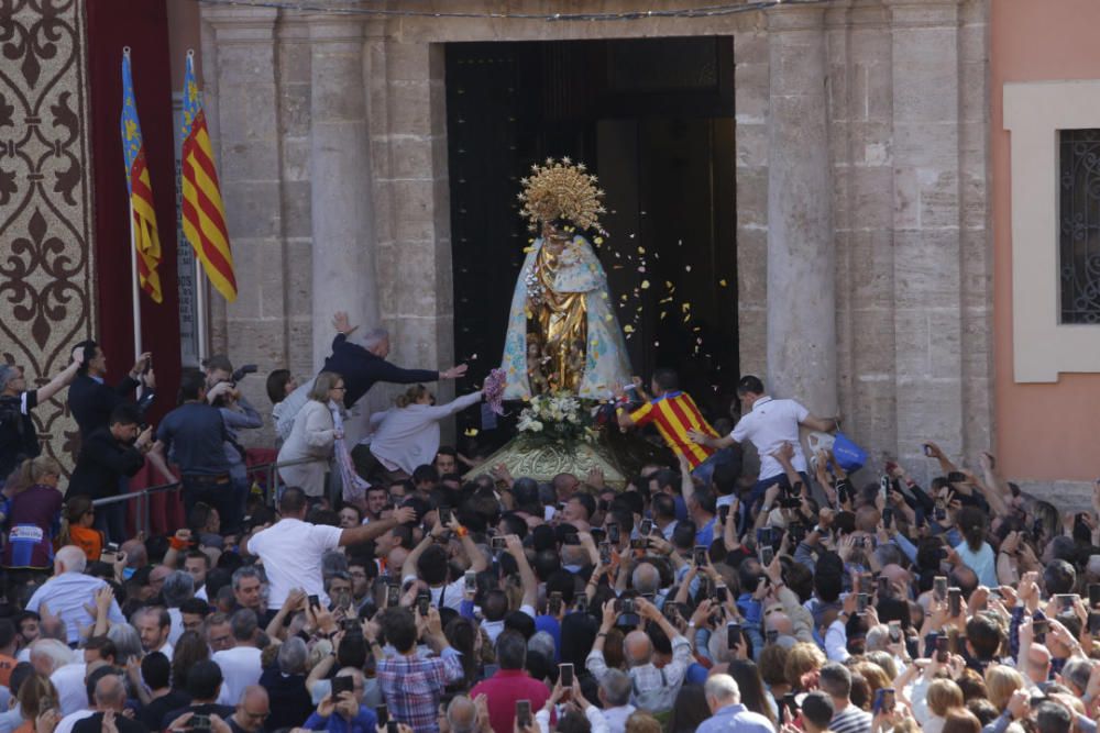 Día de la Virgen de los Desamparados: Traslado de la Mare de Déu