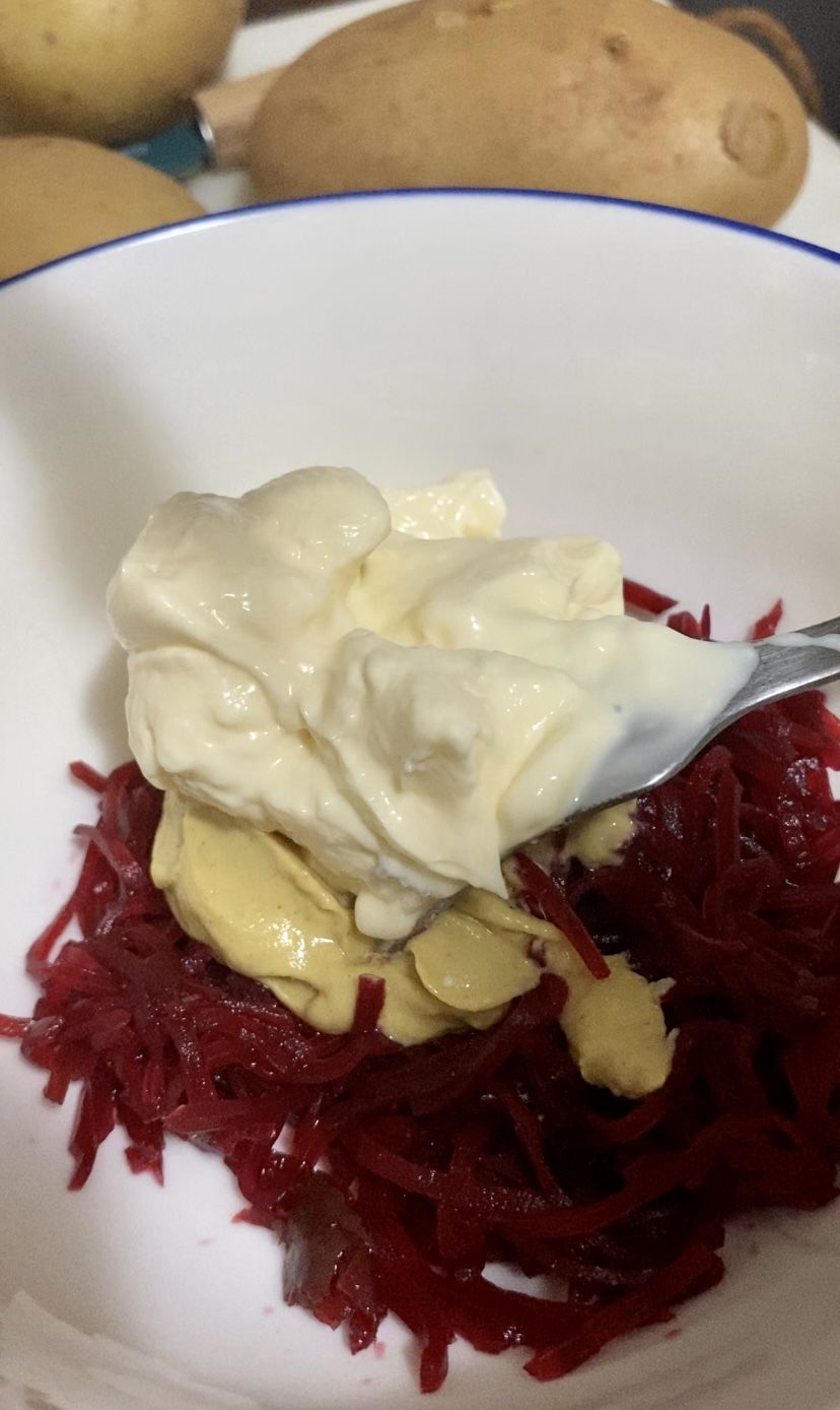Preparar el aliño para la ensaladilla