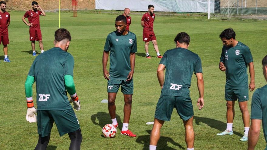 El Zamora CF pone rumbo a los 3000 abonados con el primer ensayo de pretemporada a la vista