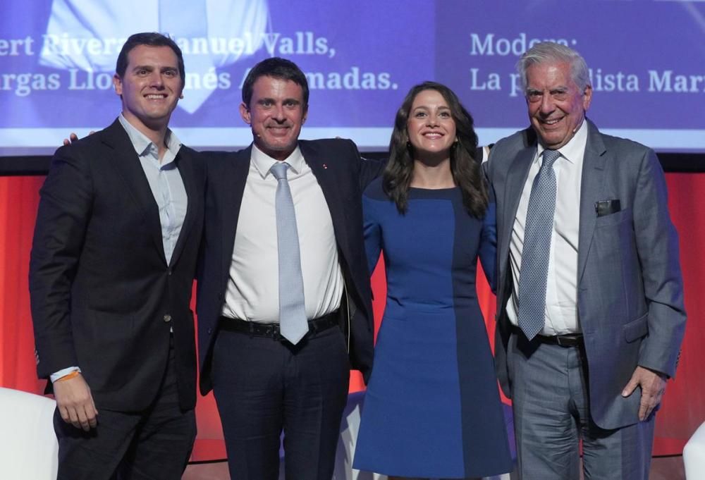 Acte de campanya de Cs amb Arrimadas, Rivera, Manuel Valls i Mario Vargas Llosa