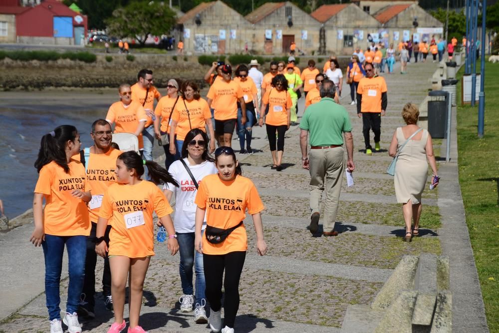 Marea naranja contra el ELA en Cangas