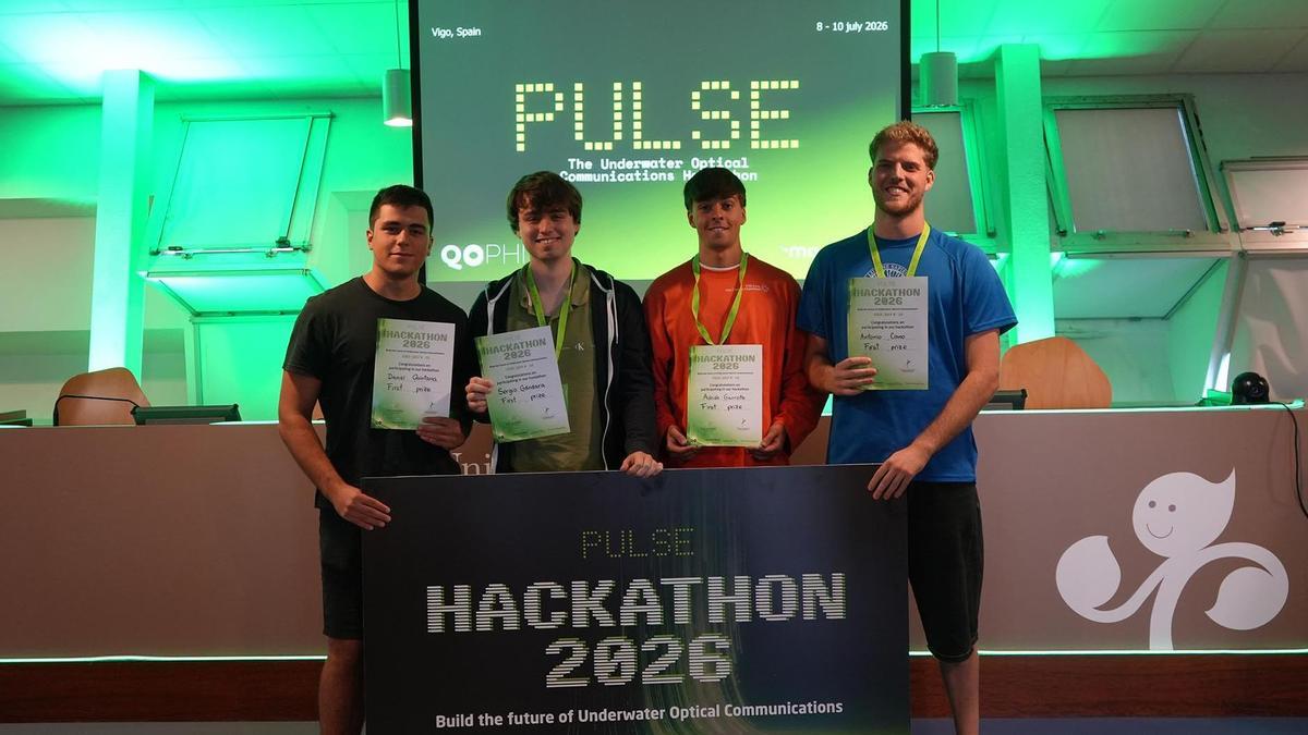El equipo ganador integrado por Daniel Quintana, Sergio Gándara, Adrián Garrote y Antonio Cano.