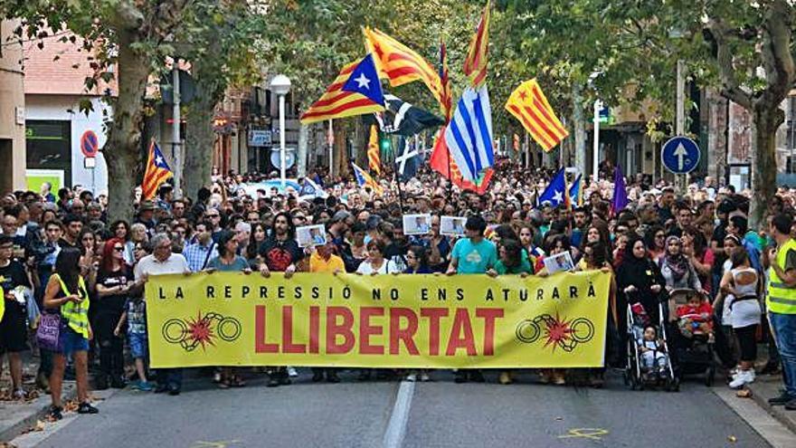 Manifestació multitudinària per l&#039;alliberament dels CDRs