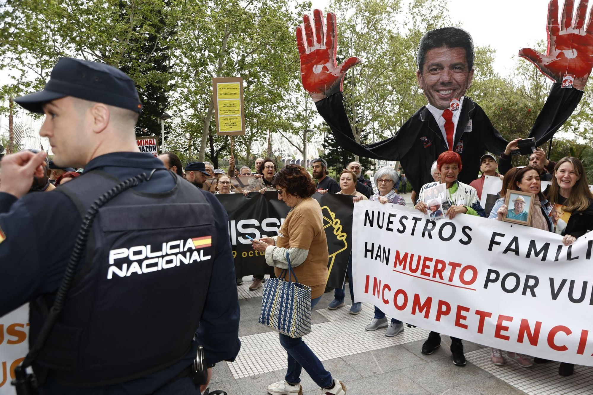 La llegada de la exconsellera Pradas y Argüeso para declarar como imputados por la gestión de la dana