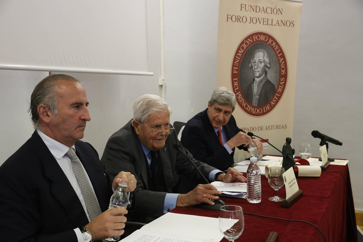 José Luis García Delgado, patrono de honor del Foro Jovellanos (en imágenes)