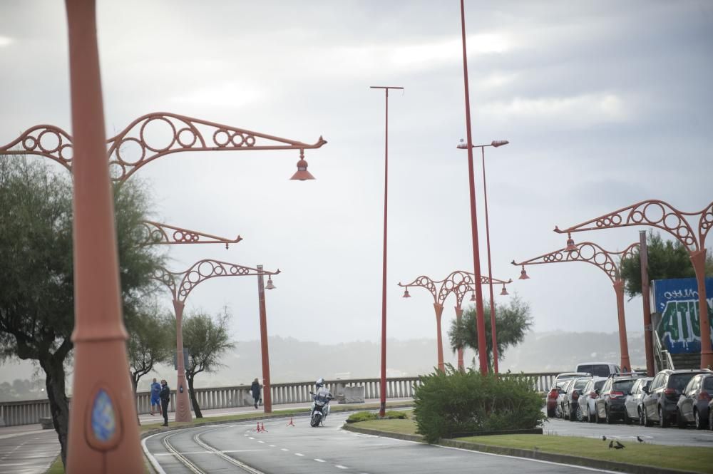 Herida al chocar su coche contra una farola