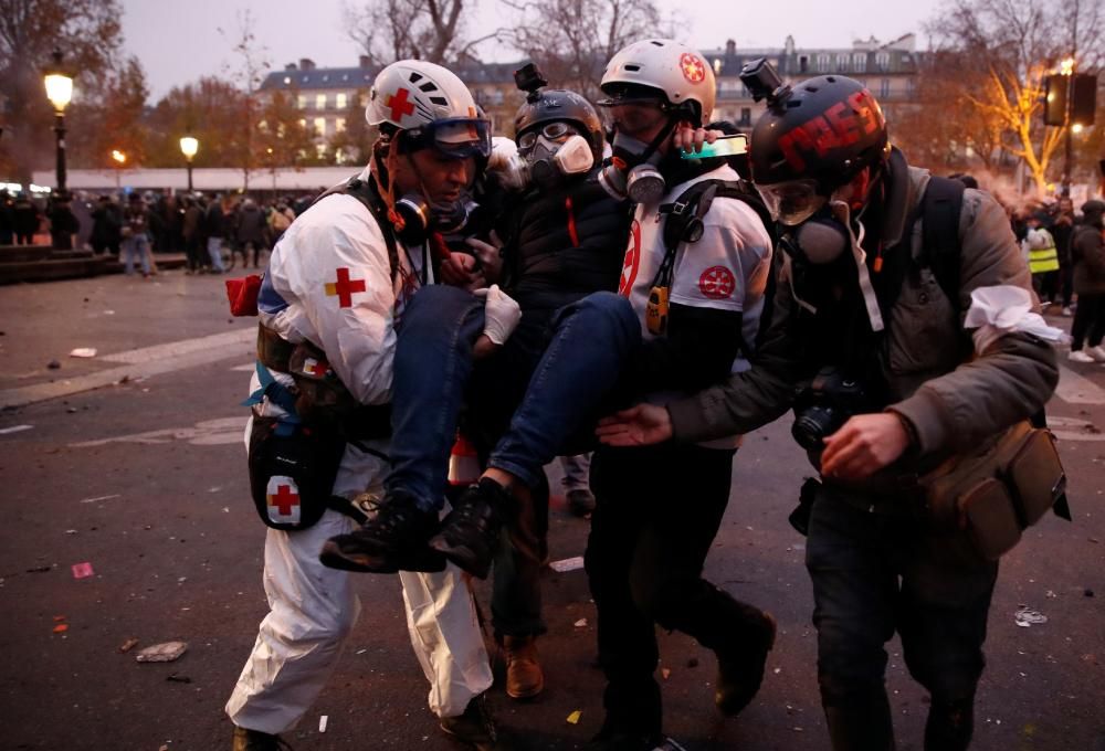 Aldarulls a París durant la vaga contra la reforma de pensions