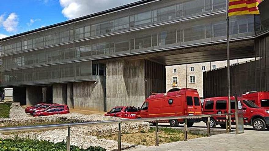 Aquesta setmana s&#039;han fet proves pel trasllat a la Generalitat i hi ha molts vehicles de Bombers a la zona.